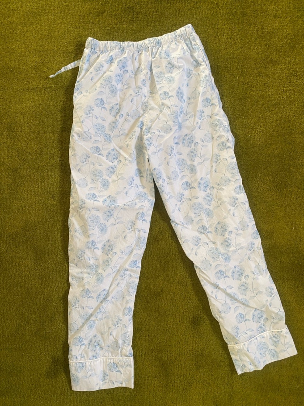 Serena & Lily Blue and White Floral Cotton Pajama Set - Picture 6 of 6